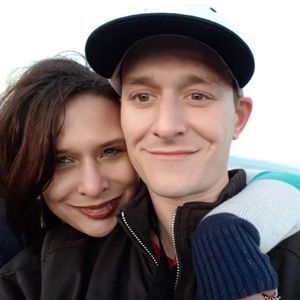 Meet your Posher, Hali